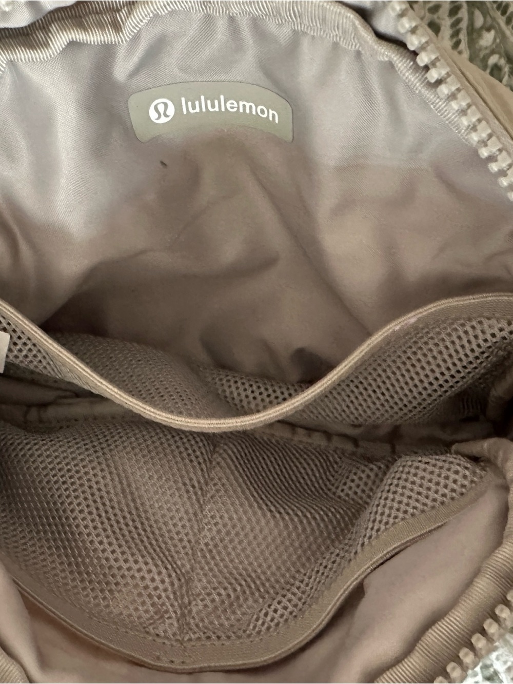 lululemon athletica Men's Taupe Waist/Crossbody Bag - Picture 3 of 5